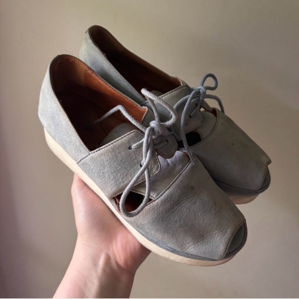 L’amour Des Pieds Blue Leather Peep Toe Cutout Sneakers 6